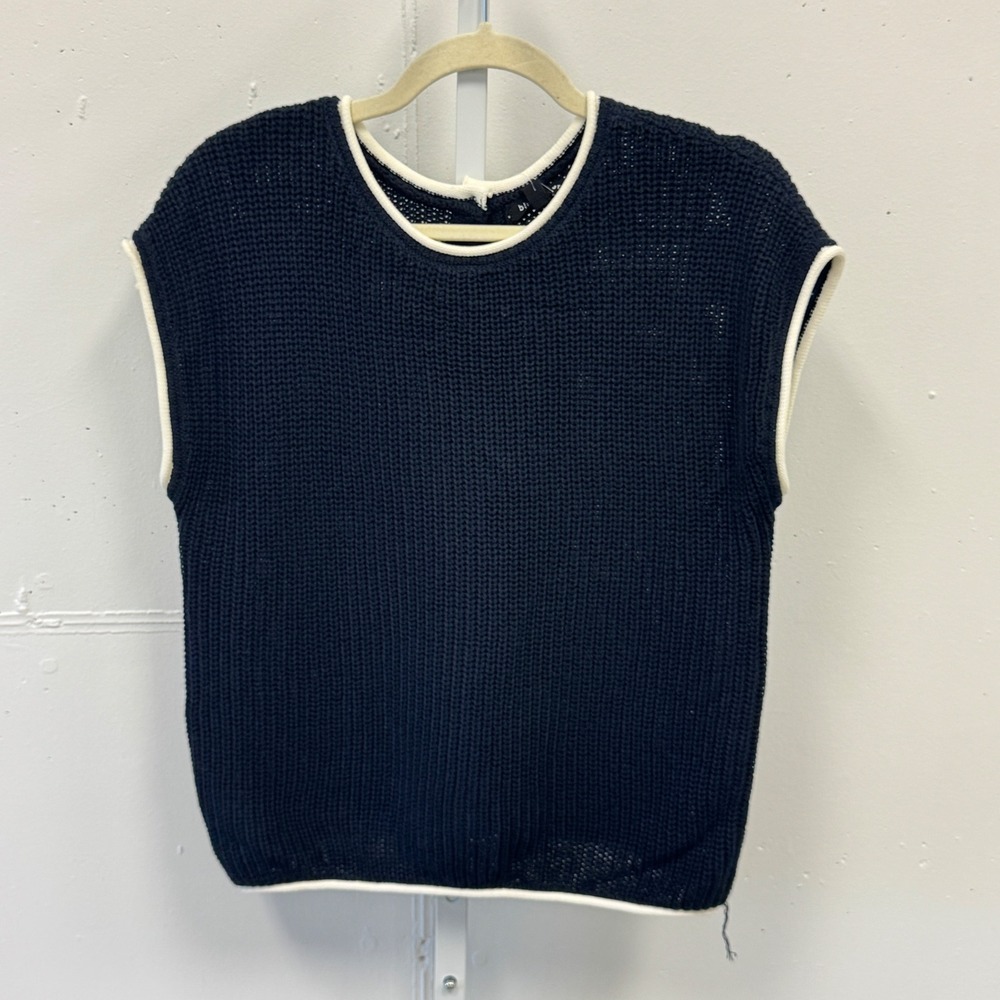NWT Blu Pepper‎ Navy Blue Button Back Knit Sweater Vest White Trim Medium